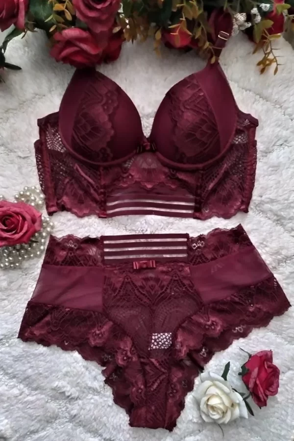 Cropped em Tule Especial e Renda - Imagem 4
